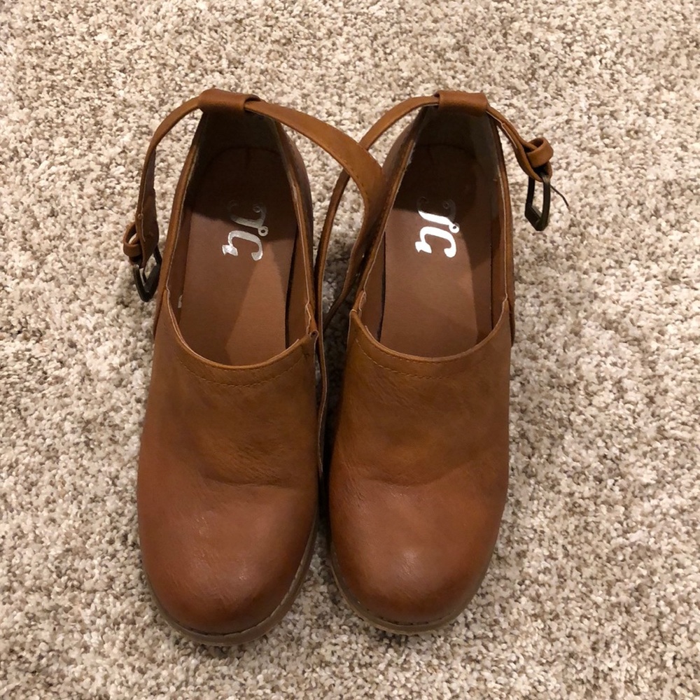 Clog/Heel/Boot Size 6